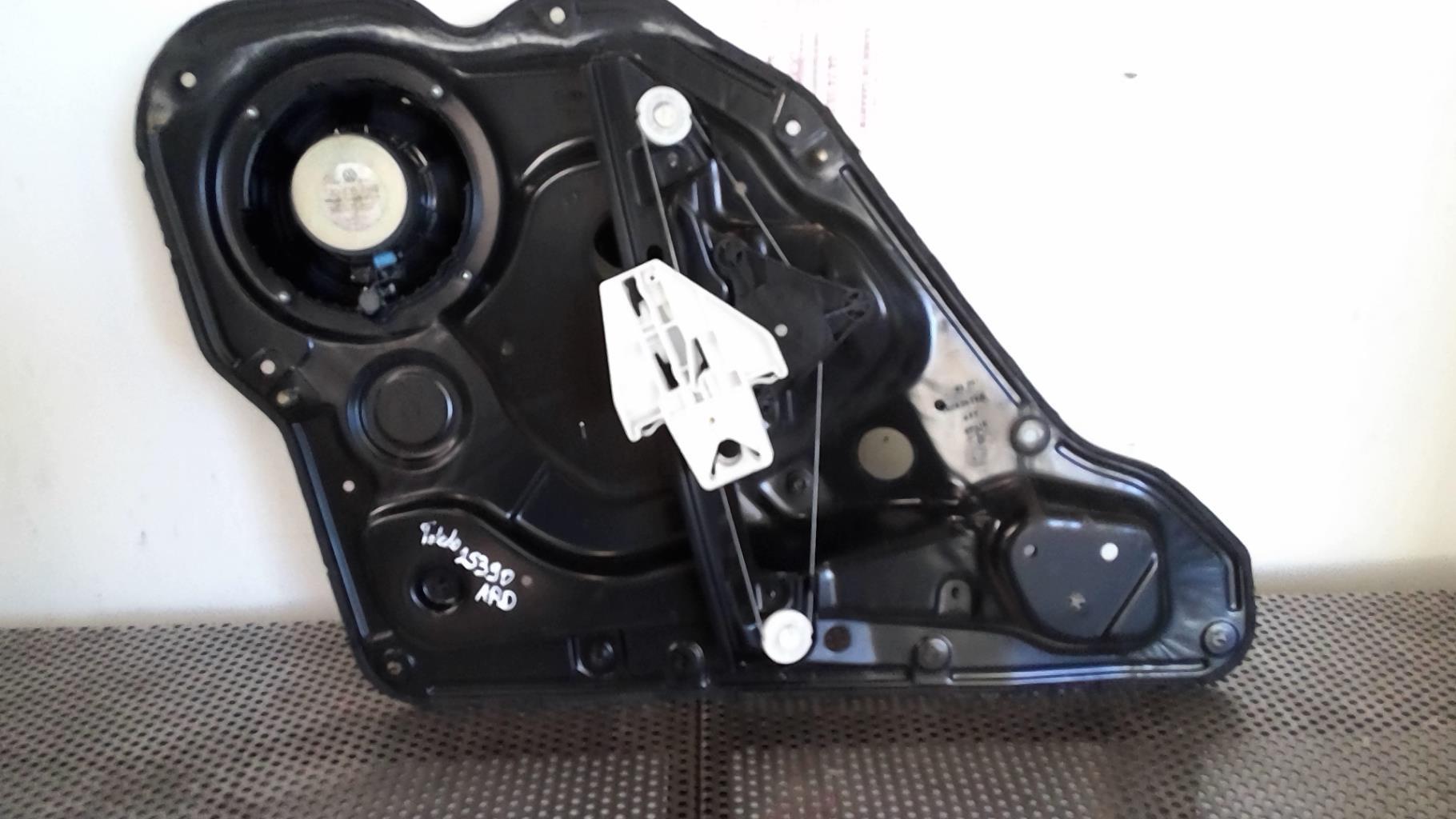 Alzacristalli manuale posteriore destro SEAT TOLEDO 2 Diésel - 1