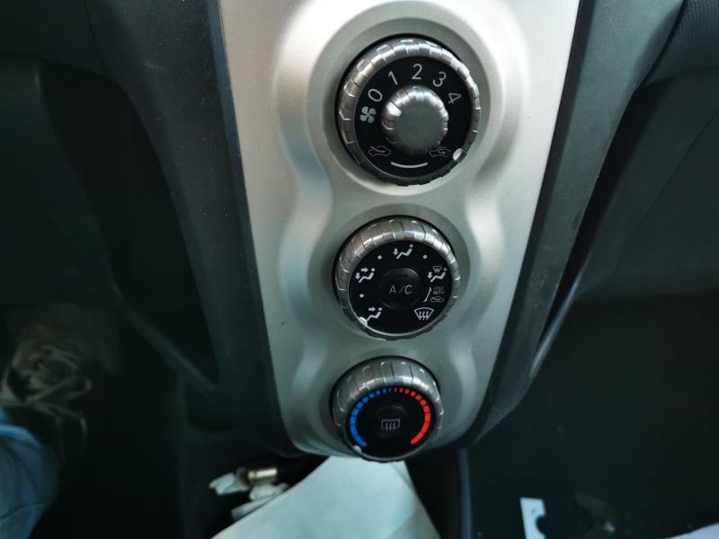 Commande chauffage TOYOTA YARIS 2 PHASE 1 Essence - 1