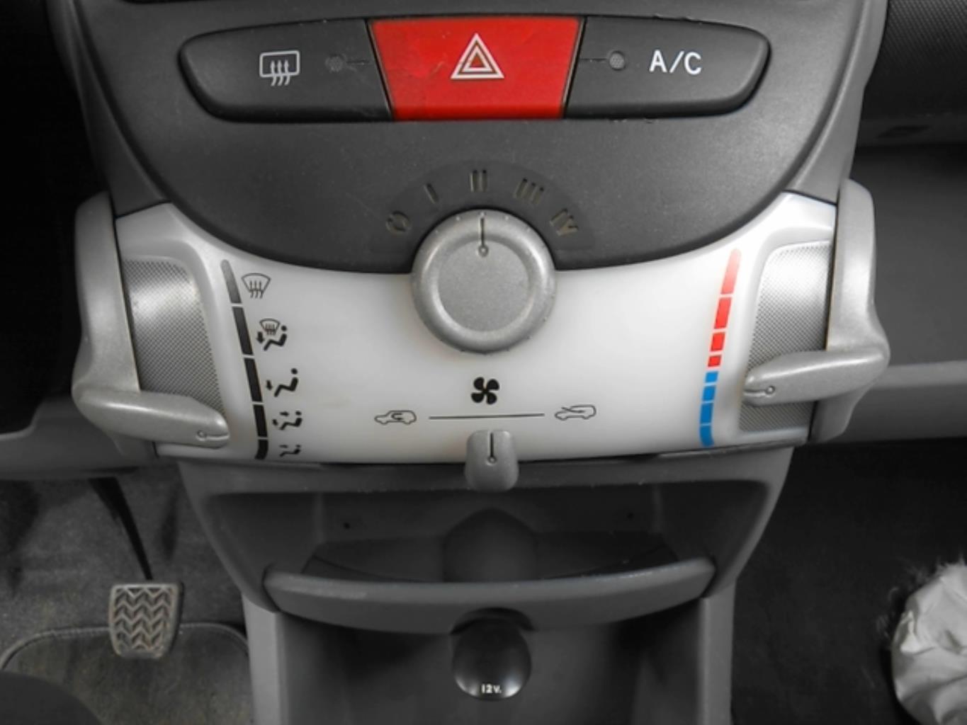Commande chauffage TOYOTA AYGO 1 PHASE 1 Essence - 1