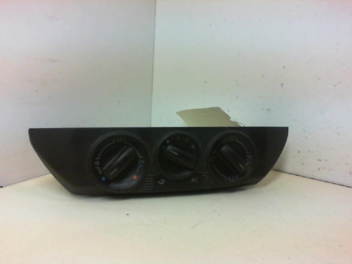 Commande chauffage VOLKSWAGEN POLO 4 PHASE 1 Essence - 1