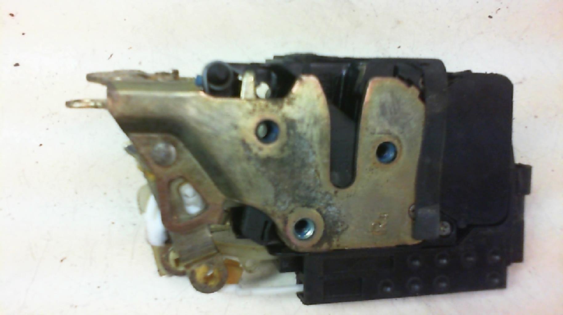 Serrure avant droit CHEVROLET EVANDA Essence - 1