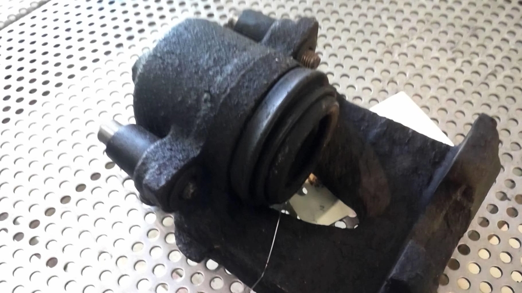 Pinza freni anteriore sinistra VOLKSWAGEN GOLF 4 Diésel - 1