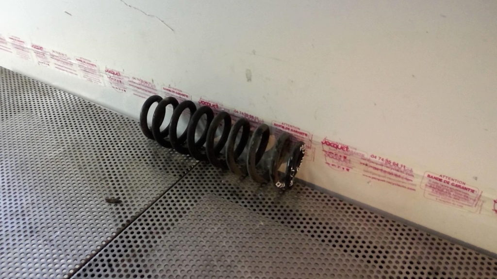 Molla sospensione posteriore destra BMW SERIE 1 E81 Diésel - 1