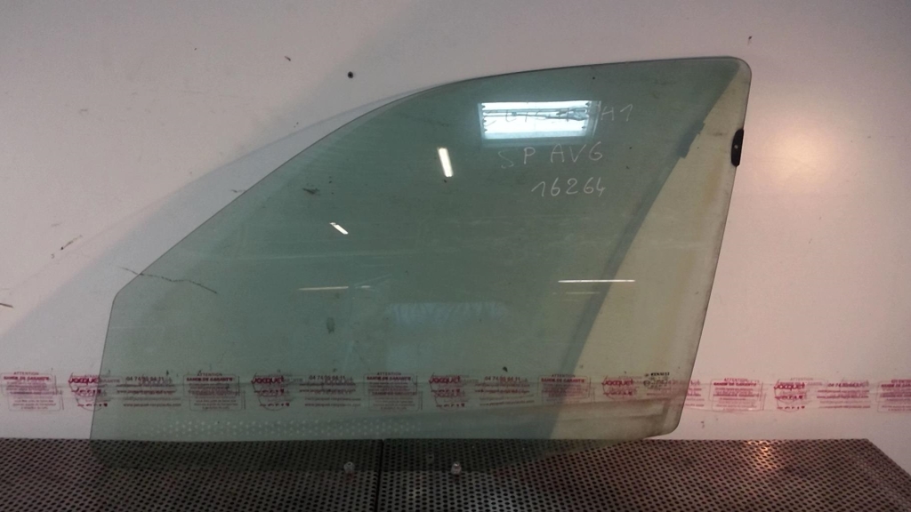 Vitre avant gauche RENAULT CLIO 2 PHASE 1 Diesel - 1