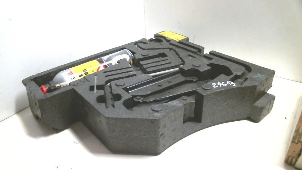 Cric (Ensemble depannage) RENAULT CLIO 2 CAMPUS PHASE 2 Essence/GPL - 1