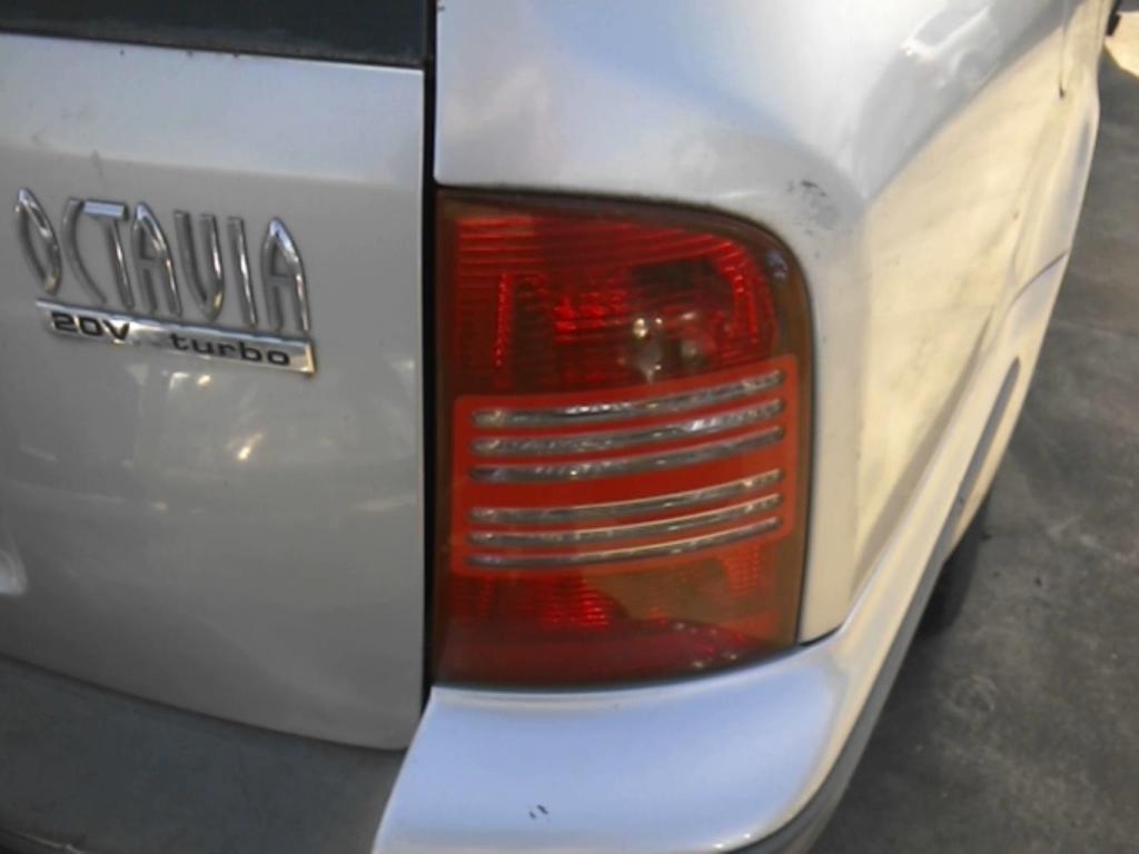 Fanale posteriore principale destro (luci) SKODA OCTAVIA 1 PHASE 1 BREAK Gasolina - 1