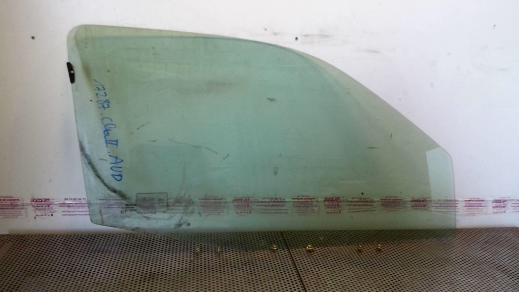 Vitre avant droit RENAULT CLIO 2 Diesel - 1