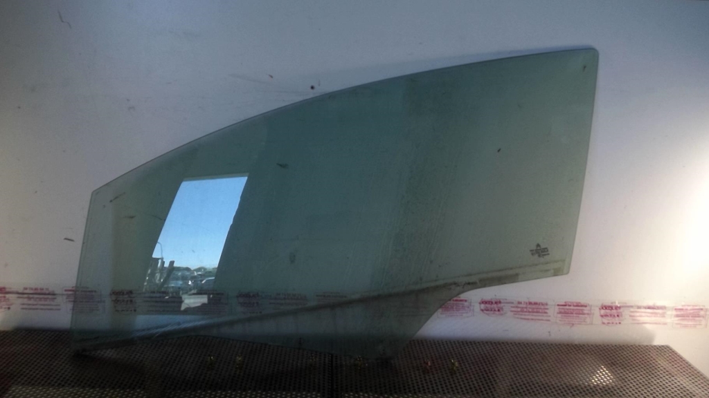Vitre avant gauche CITROEN C4 1 Diesel - 1