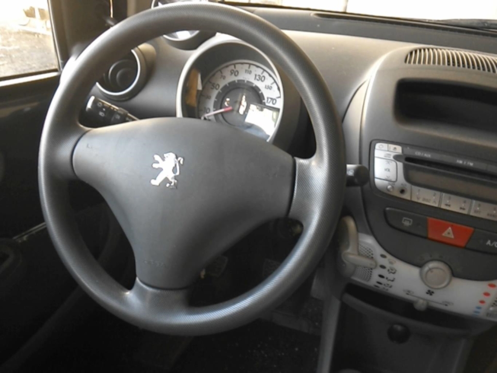Volant PEUGEOT 107 PHASE 2 Essence - 1