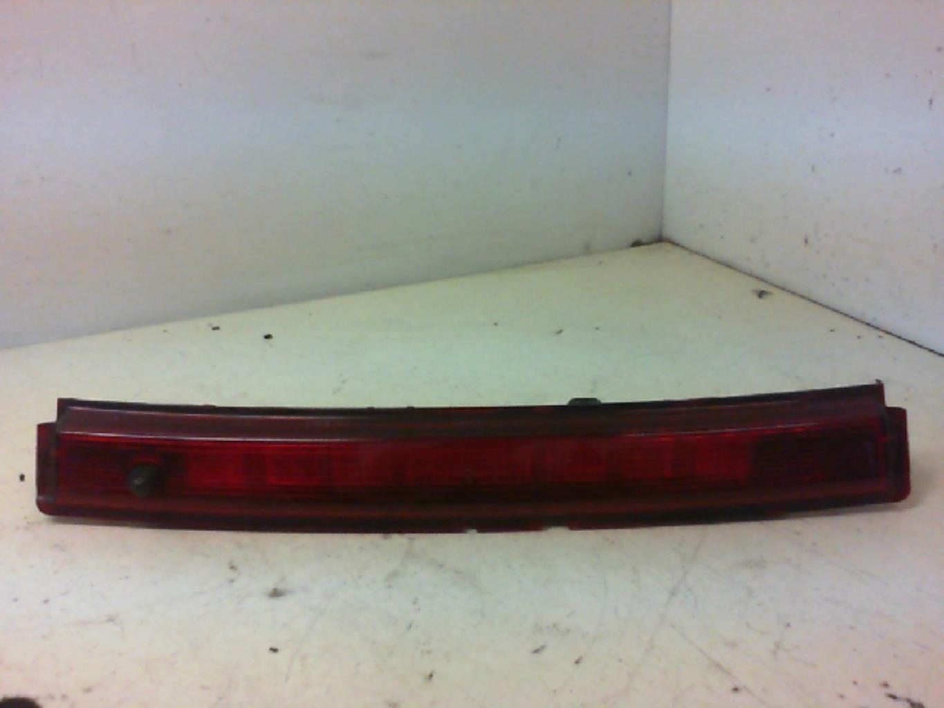 Luce stop centrale RENAULT CLIO 4 PHASE 1 BREAK Diésel - 1