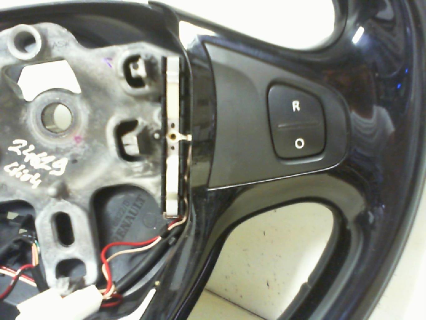 Volante RENAULT CLIO 4 PHASE 1 BREAK Diésel - 1