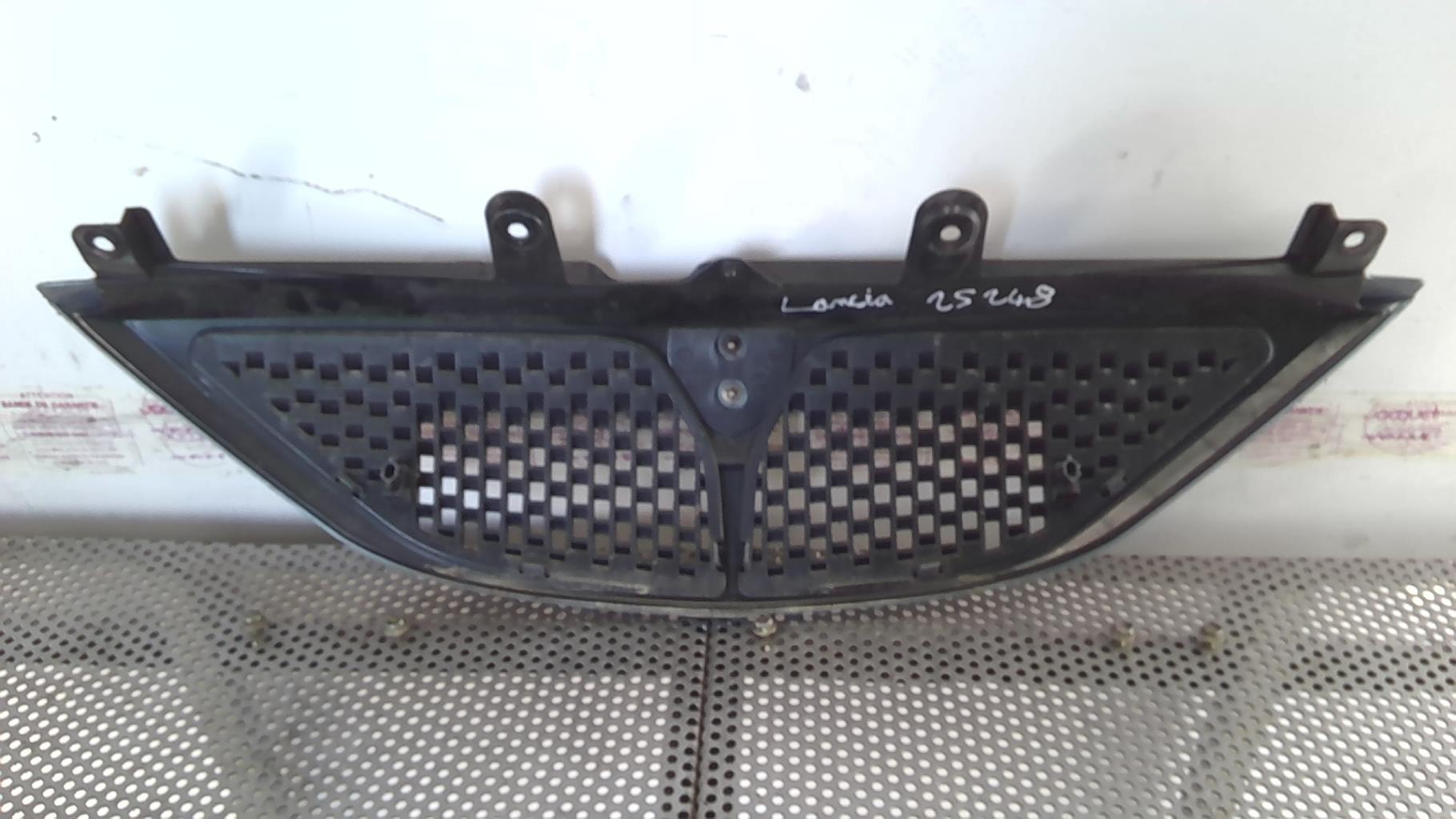 Calandre LANCIA YPSILON 3 PHASE 2 Essence - 1