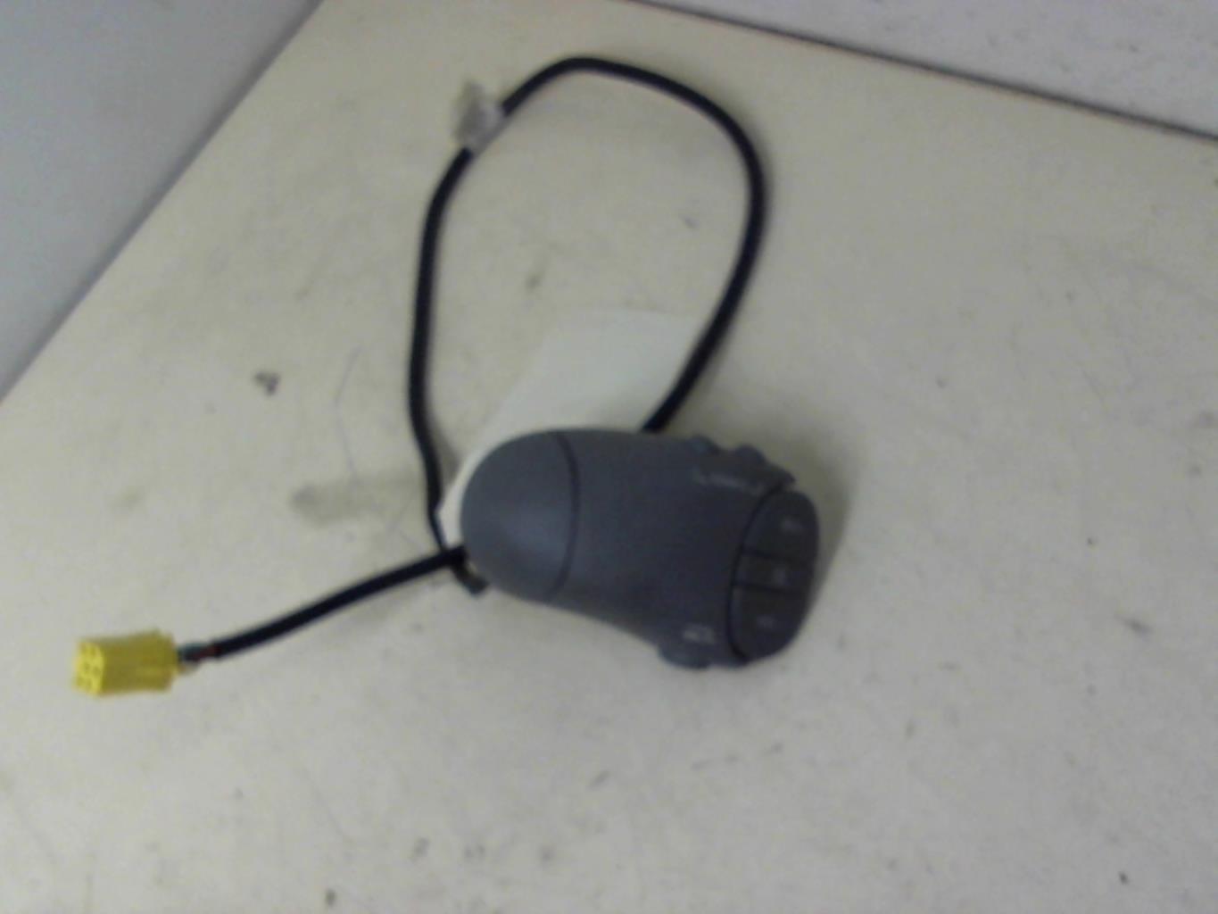Commande autoradio RENAULT TWINGO 1 PHASE 3 Essence - 1