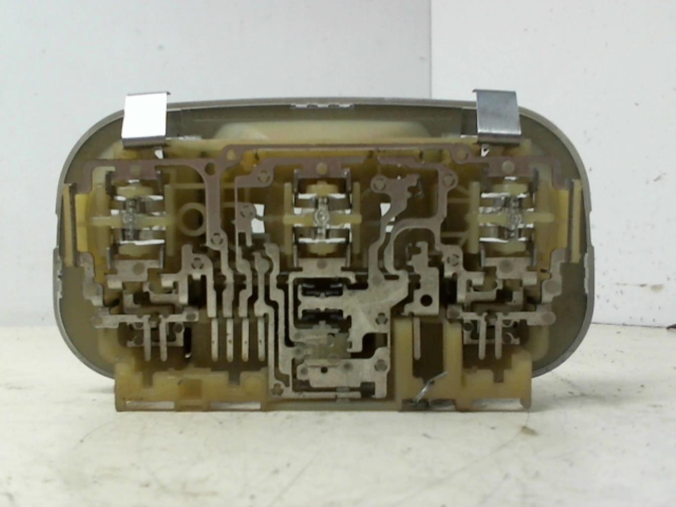 Eclairage de plafonnier PEUGEOT 207 Diesel - 1