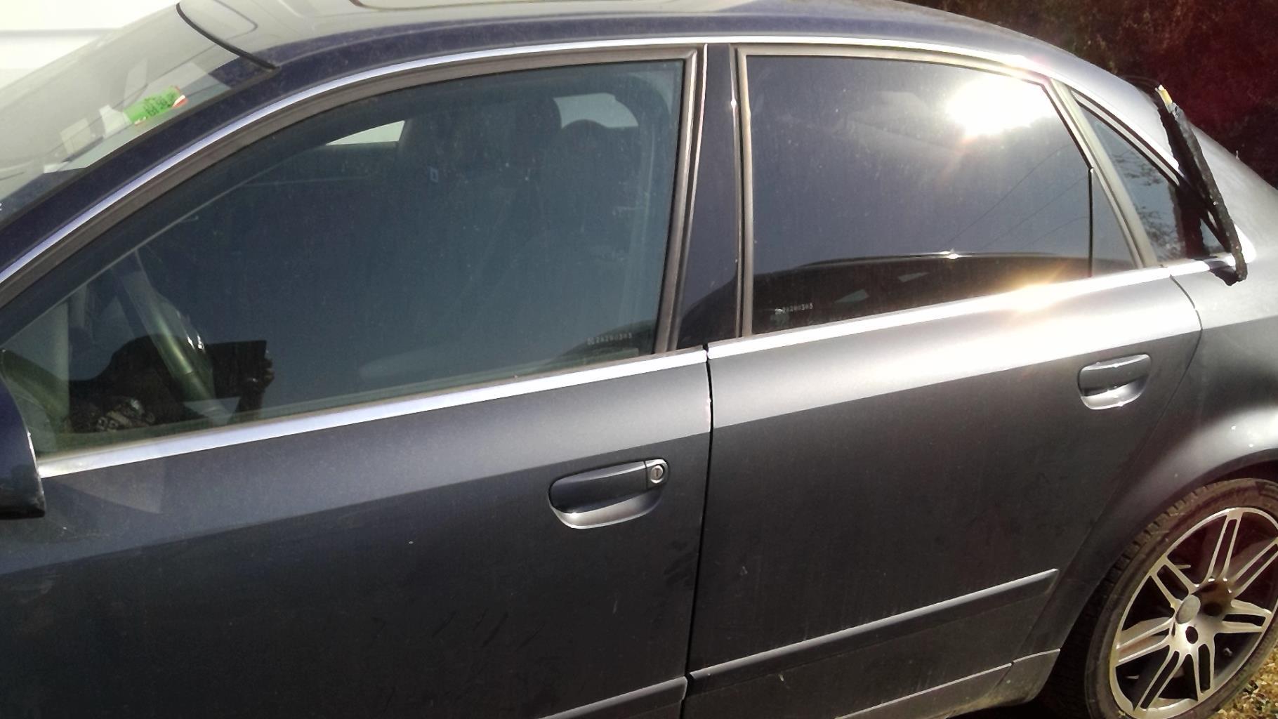 Porte arriere gauche AUDI A4 2 PHASE 1 Essence - 1