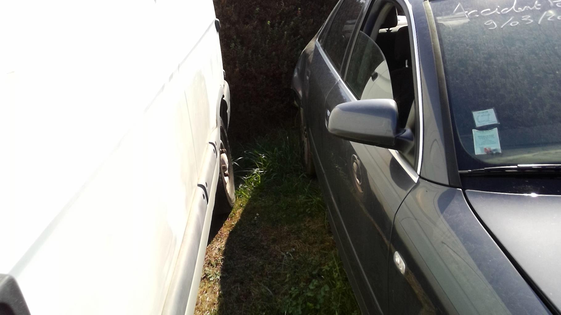 Porte avant droit AUDI A4 2 PHASE 1 Essence - 1