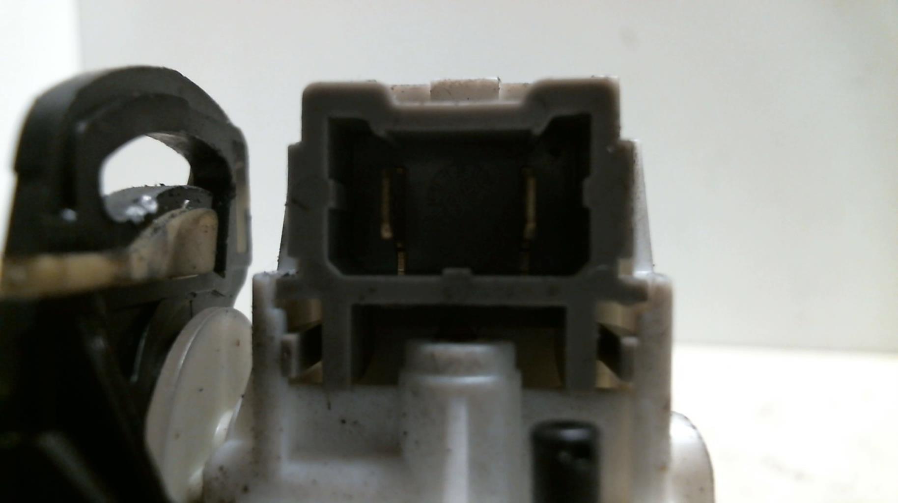 Bouton de coffre RENAULT CLIO II Diesel - 1