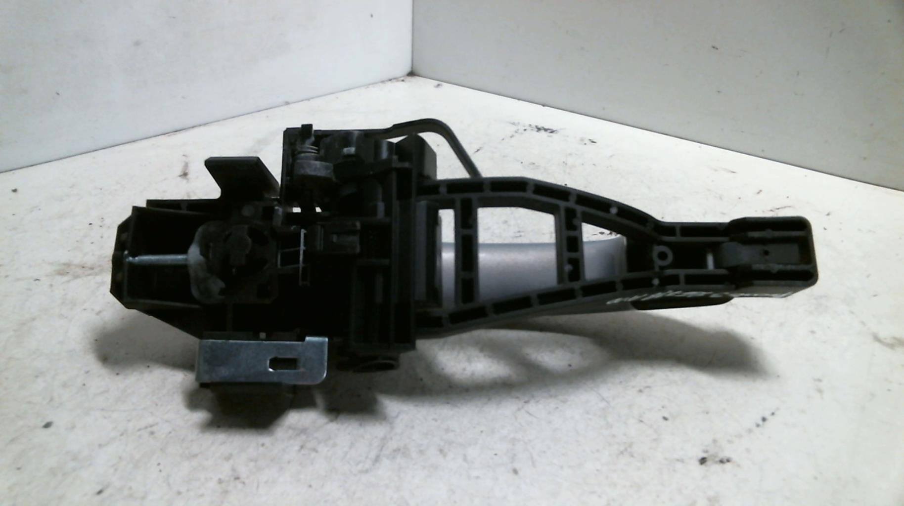 Maniglia portiera anteriore destra FORD FOCUS 3 PHASE 1 Diésel - 1