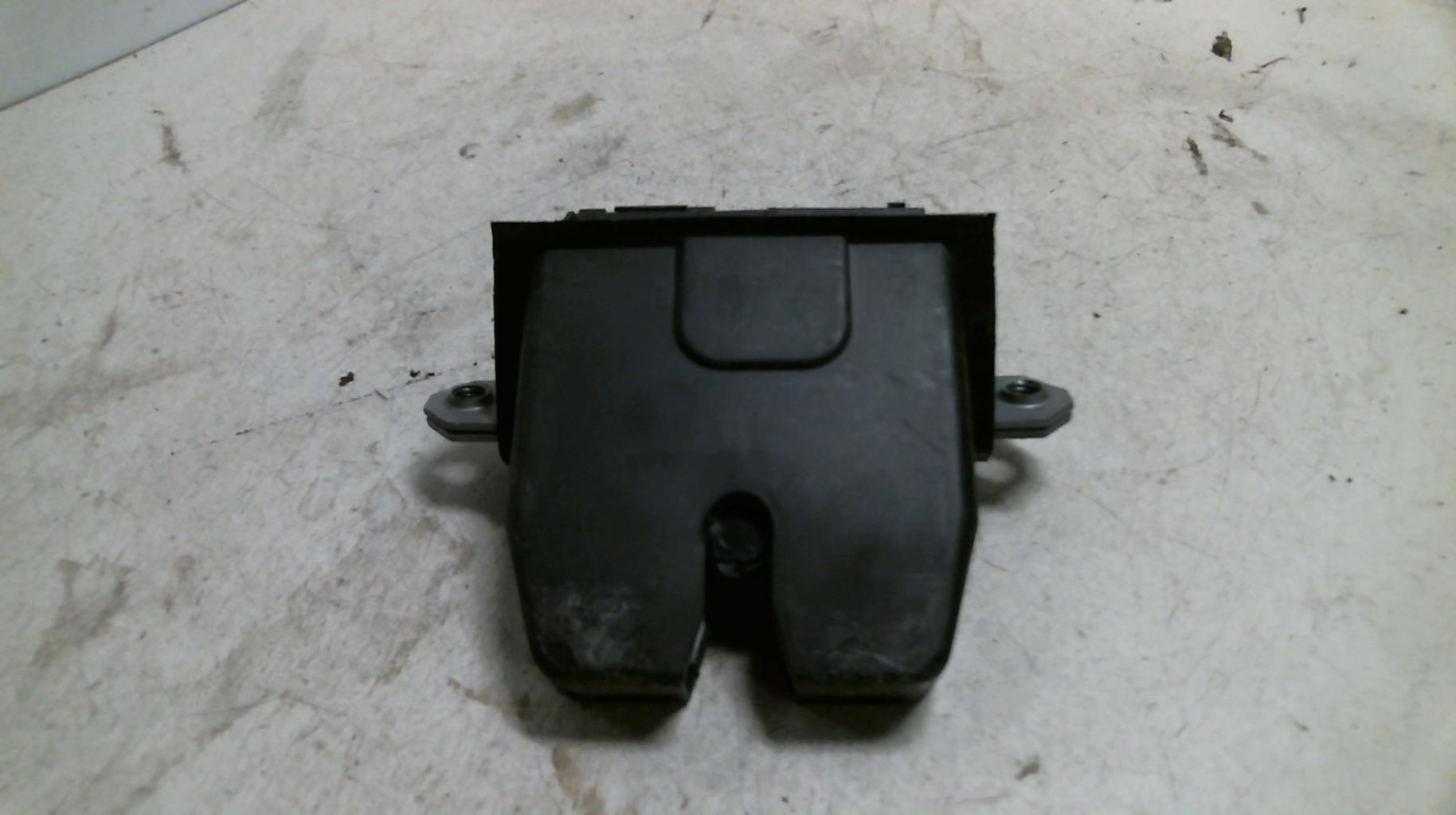 Serrure de coffre FORD FOCUS 3 PHASE 1 Diesel - 1