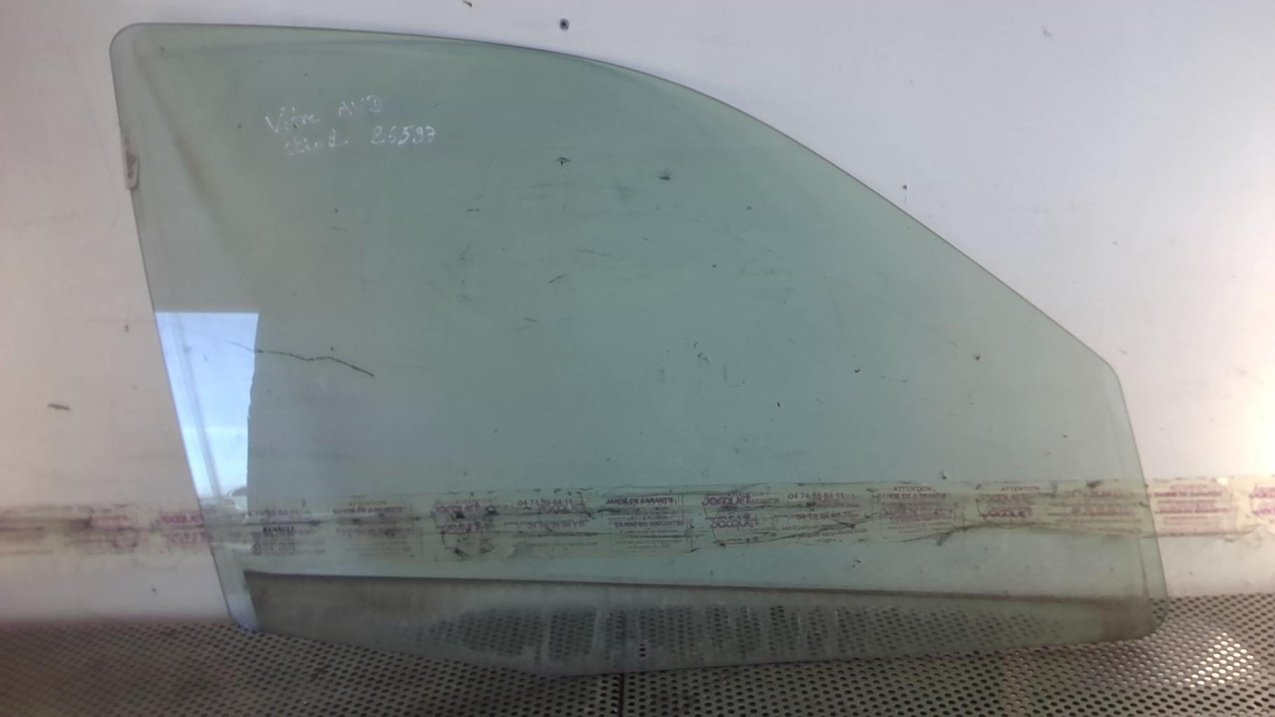 Vitre avant droit RENAULT CLIO 2 PHASE 2 Diesel - 1