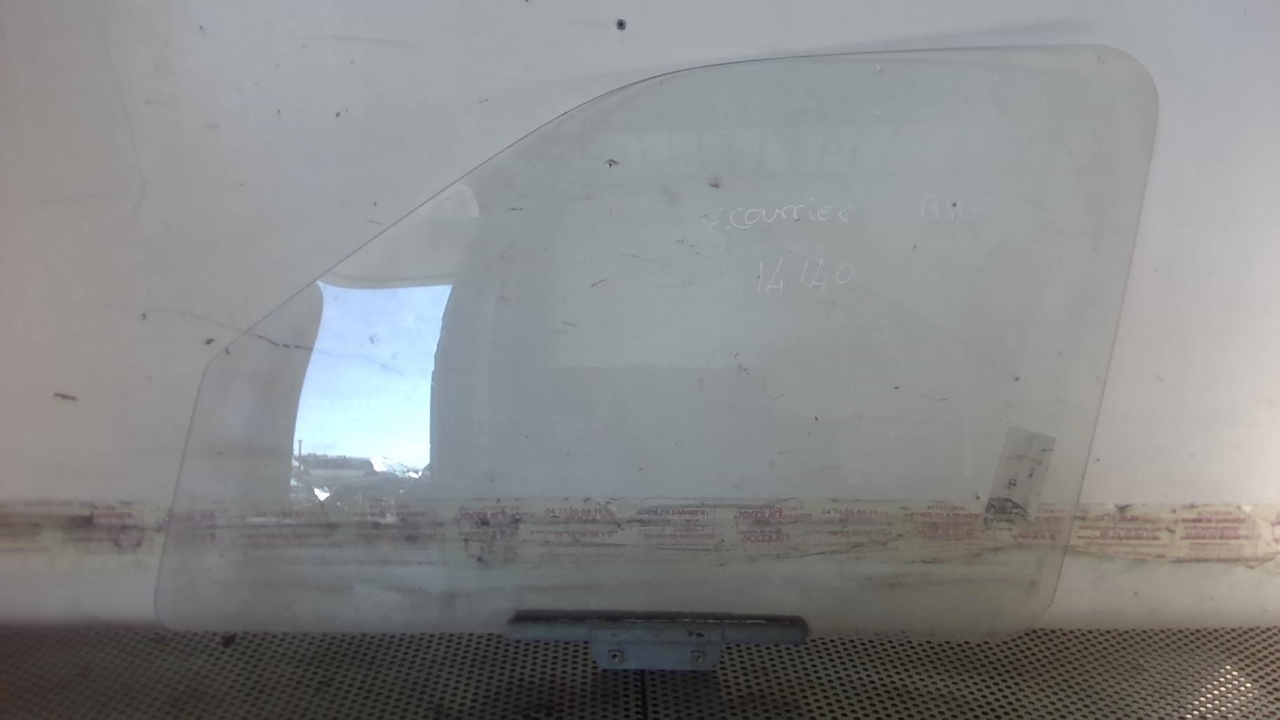 Vitre avant gauche FORD COURRIER 5 Essence - 1