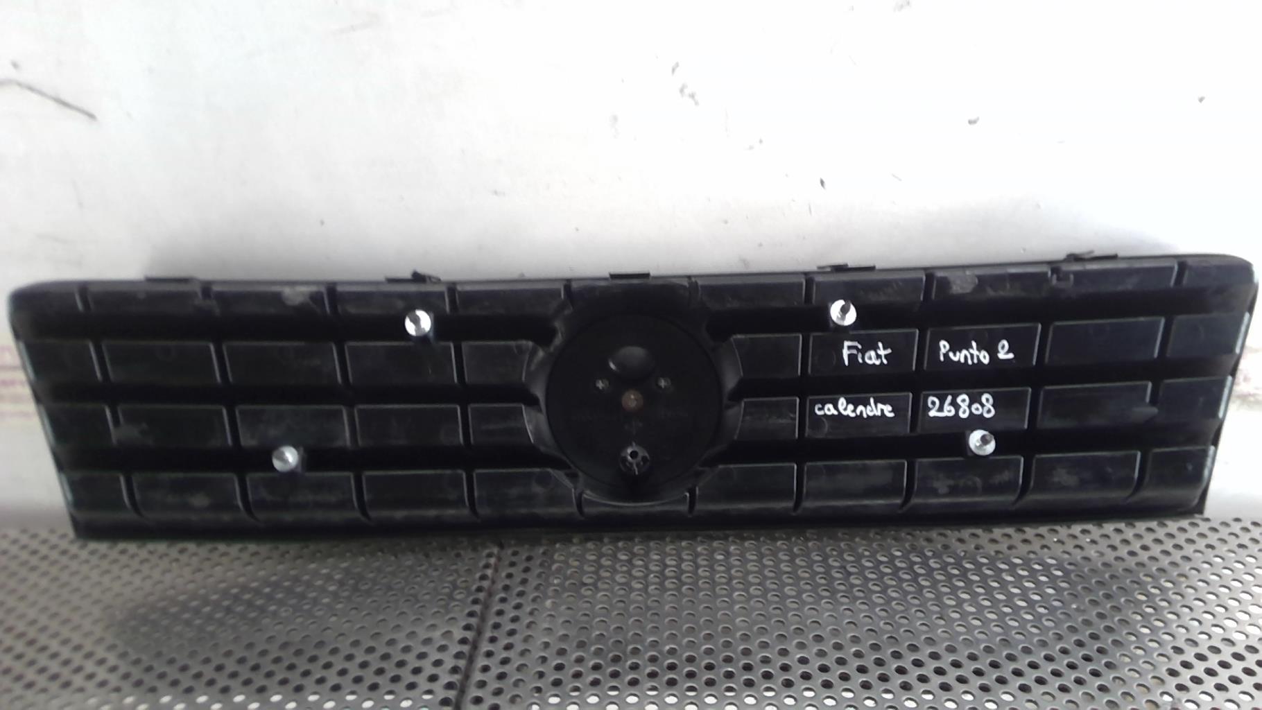 Calandre FIAT PUNTO 2 PHASE 1 Essence - 1