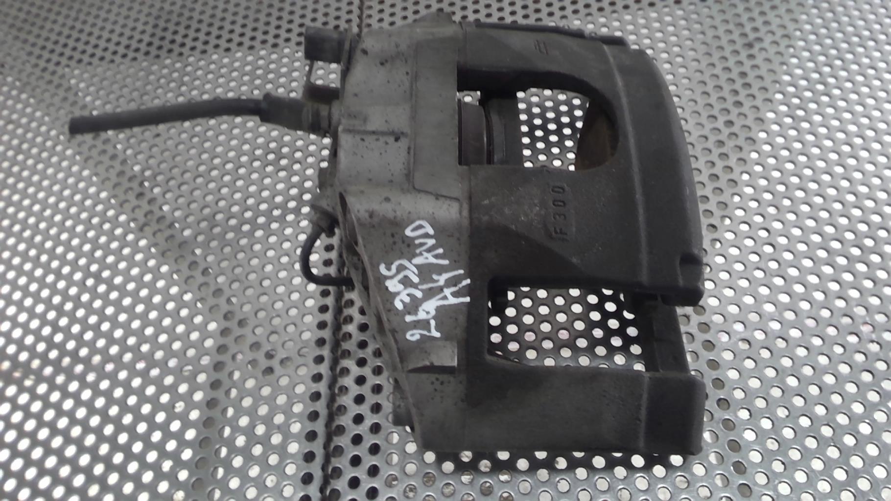 Etrier avant droit (freinage) AUDI A4 2 CABRIO PHASE 2 Diesel - 1