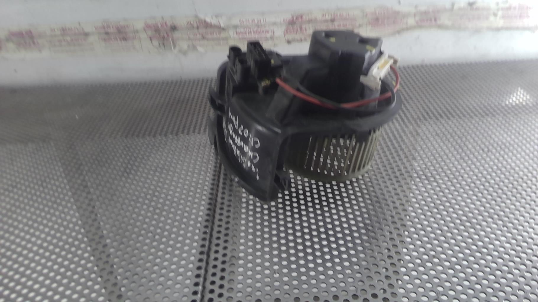 Pulseur d'air RENAULT CLIO 2 PHASE 1 Essence - 1