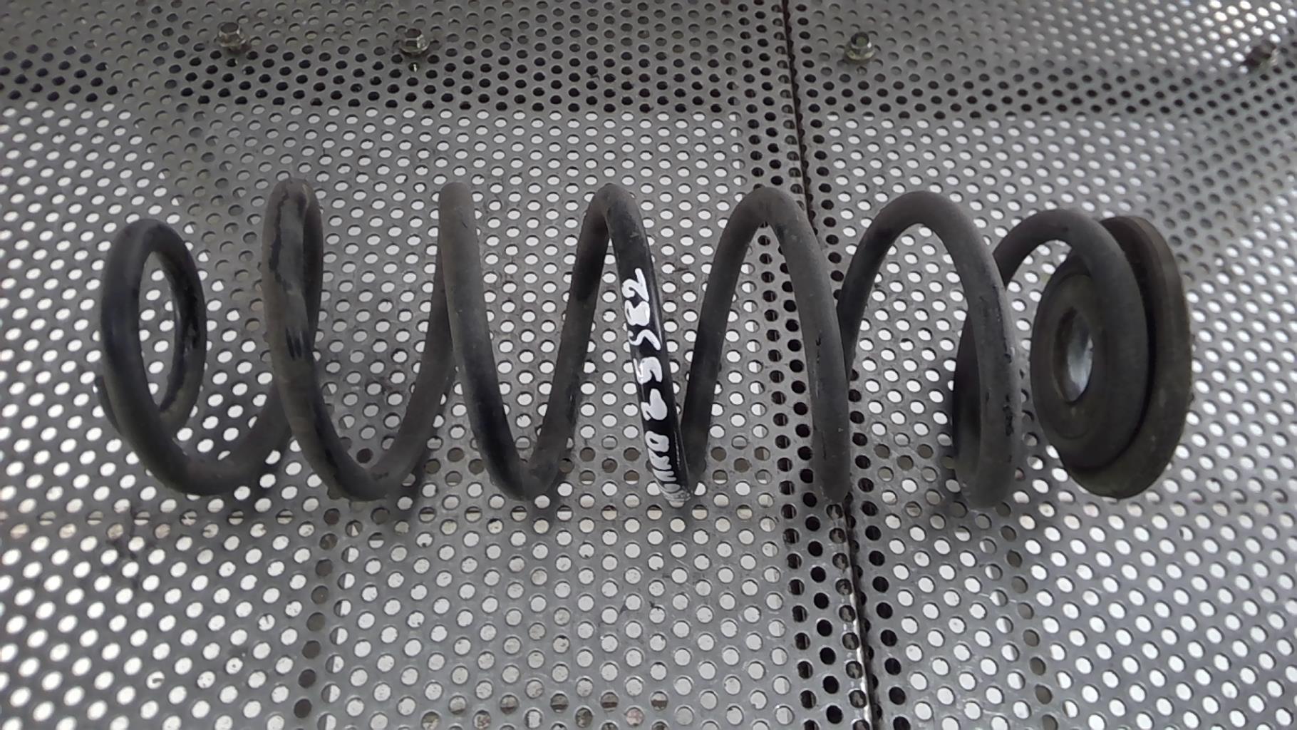Molla sospensione posteriore destra VOLKSWAGEN GOLF 6 Gasolina - 1