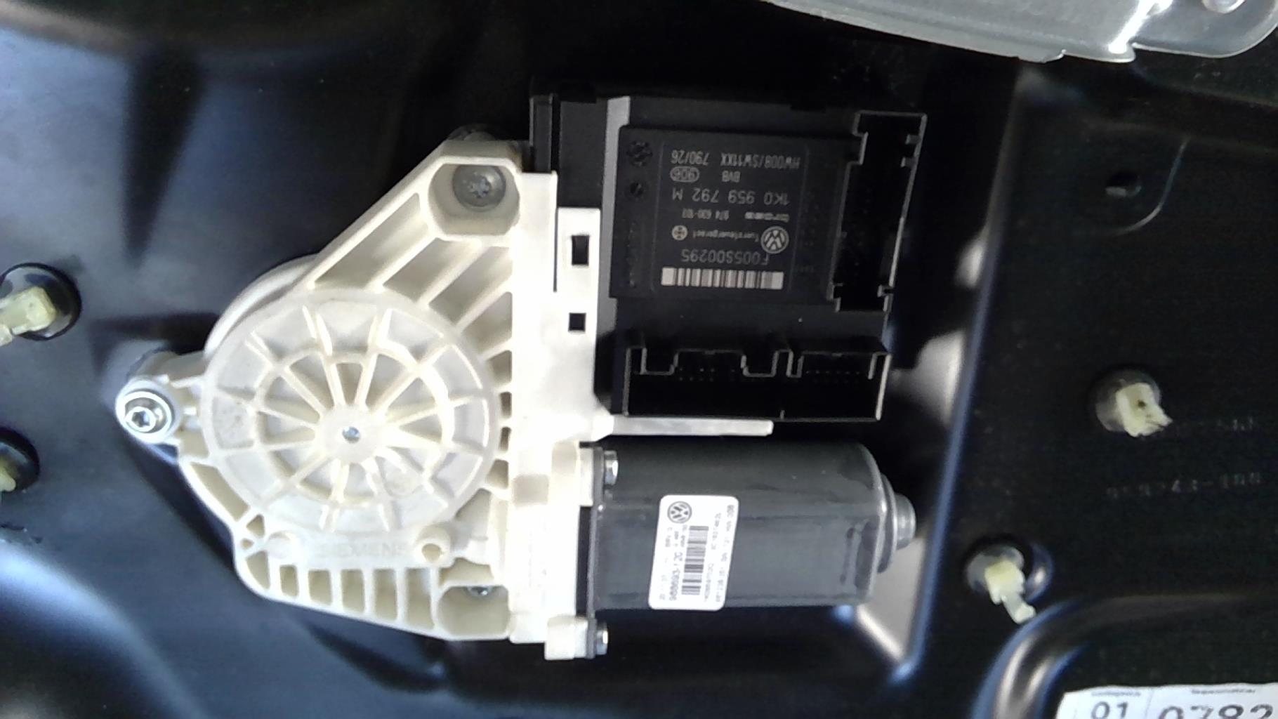 Alzacristalli elettrico anteriore destro VOLKSWAGEN PASSAT 5  - 1