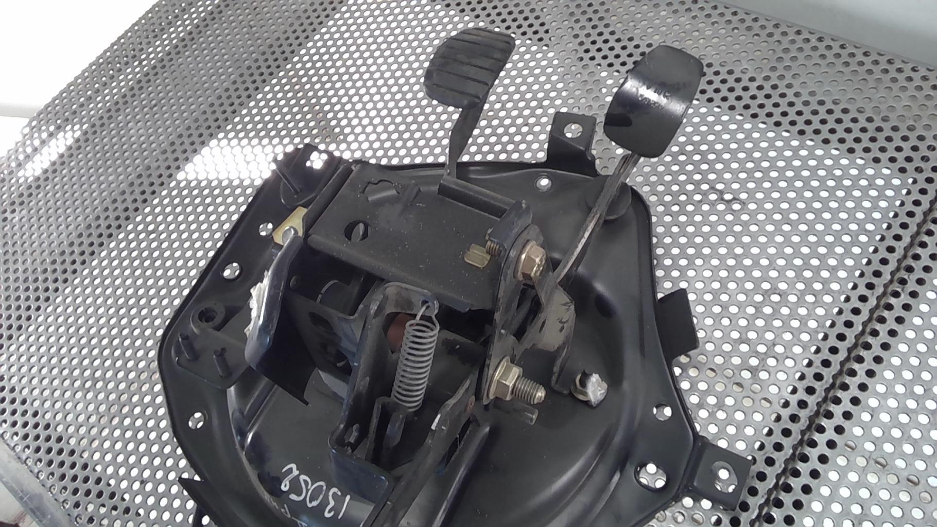 Pedale d'embrayage RENAULT CLIO 1 Essence - 1