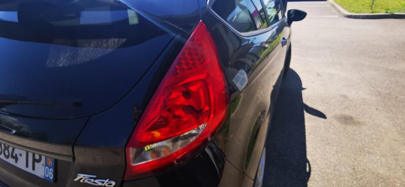 Fanale posteriore principale destro (luci) FORD FIESTA 6  - 1