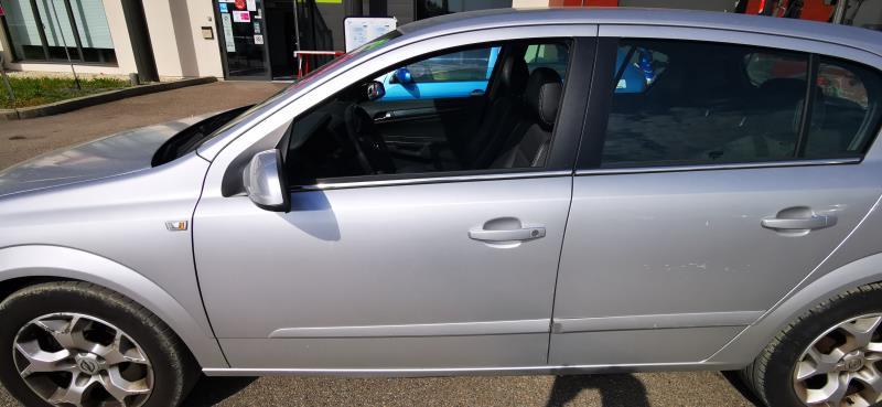 Serratura anteriore sinistra OPEL ASTRA H PHASE 1 Diésel - 1