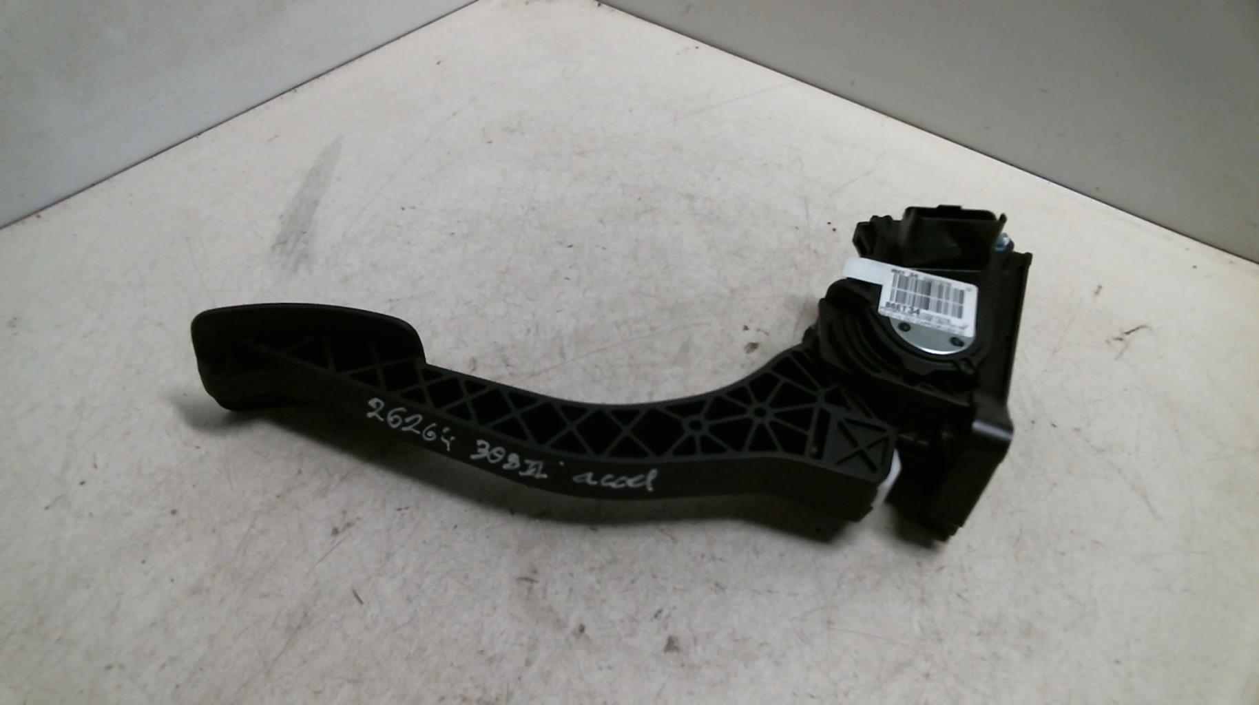 Pedale acceleratore PEUGEOT 308 2 PHASE 1 Diésel - 1