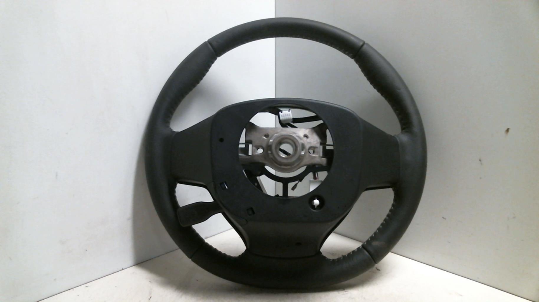 Volant TOYOTA YARIS 3 PHASE 3 Essence - 1
