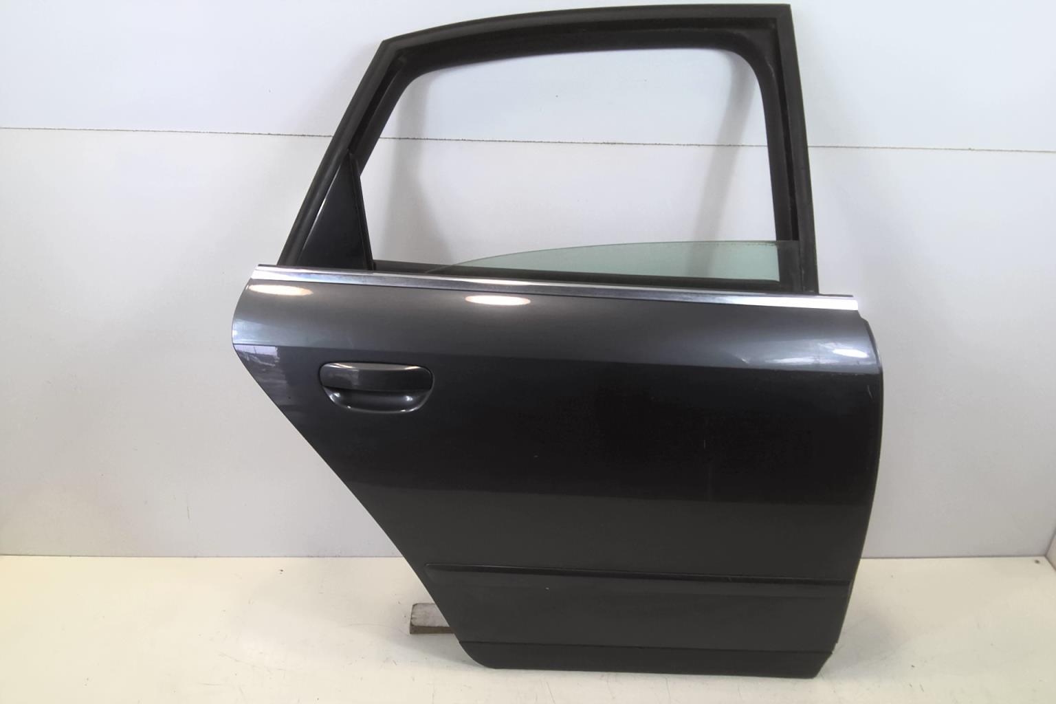 Porte arriere droit AUDI A4 2 PHASE 1 Diesel - 1