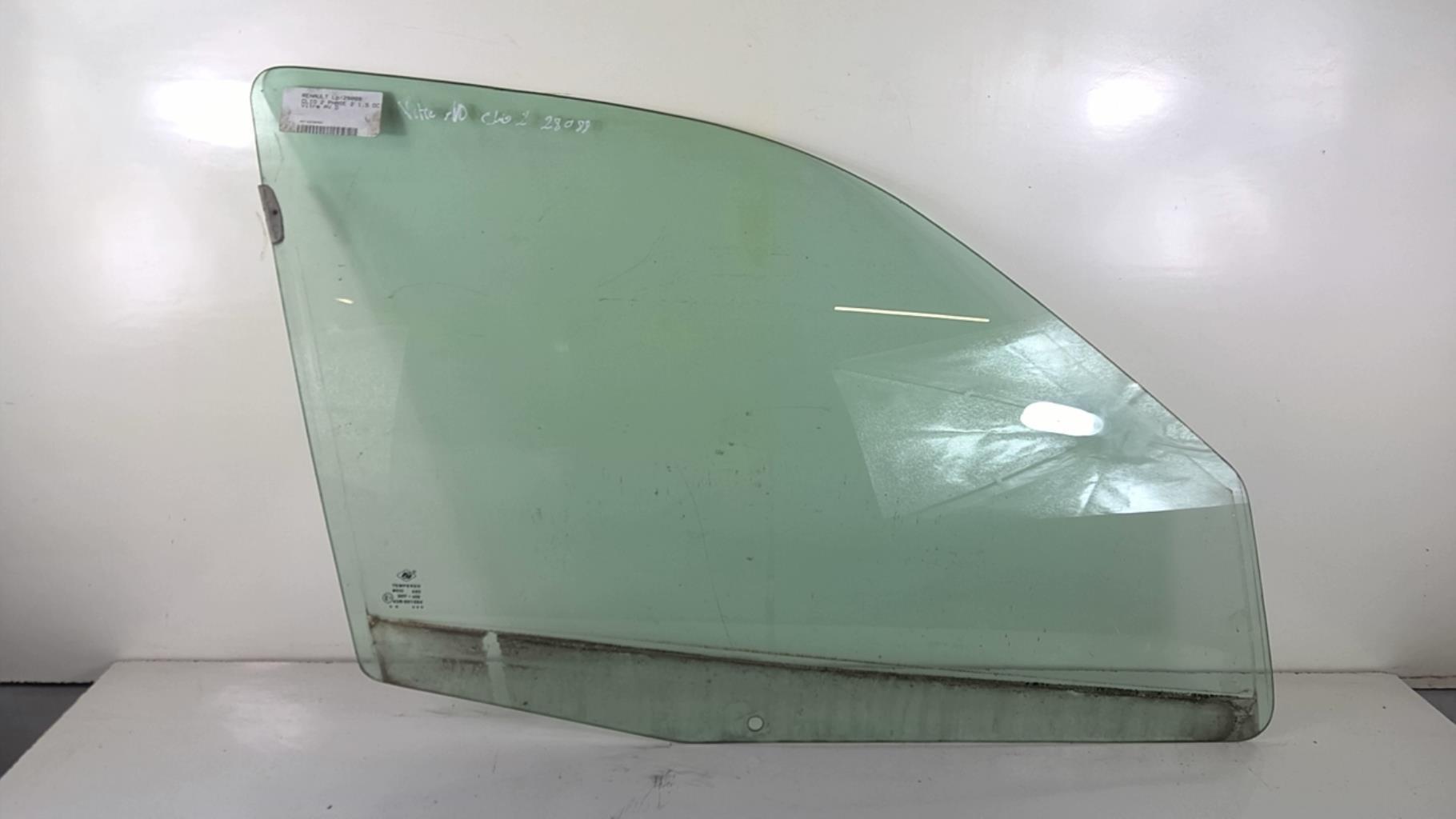 Vitre avant droit RENAULT CLIO 2 PHASE 2 Diesel - 1