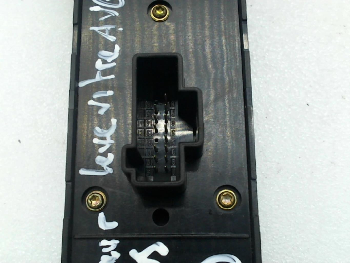 Interruttore lavacristalli anteriore sinistro FORD FOCUS 2 PHASE 1 Diésel - 1