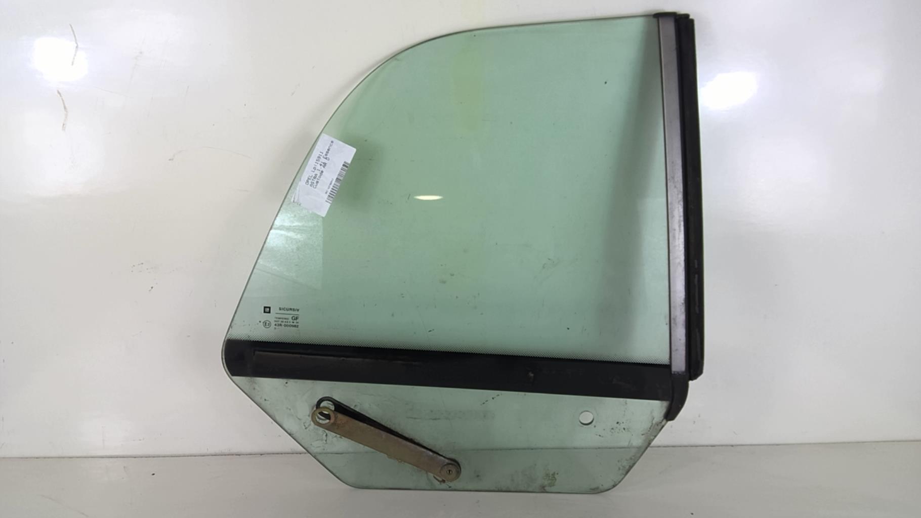 Ventanilla triangular trasera derecha OPEL 1.4i Gasolina - 1