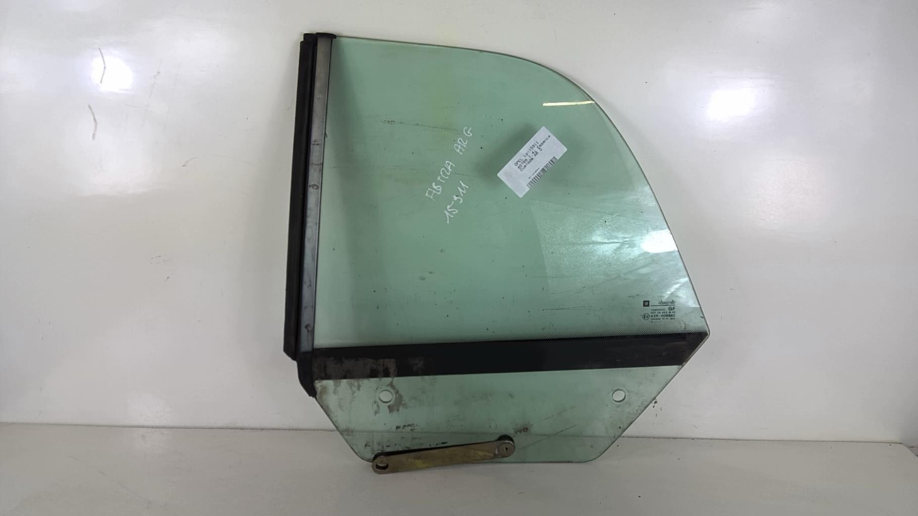 Ventanilla triangular trasera izquierda OPEL 1.4i Gasolina - 1