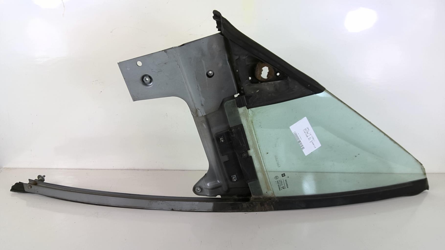 Ventanilla triangular delantera izquierda (puerta) OPEL 1.4i Gasolina - 1