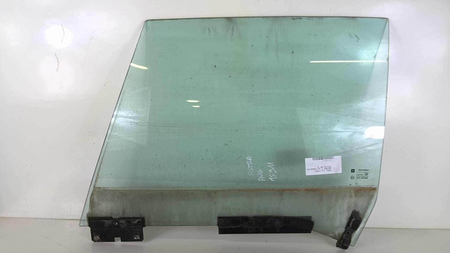 Vitre avant gauche OPEL 1.4i Essence - 1