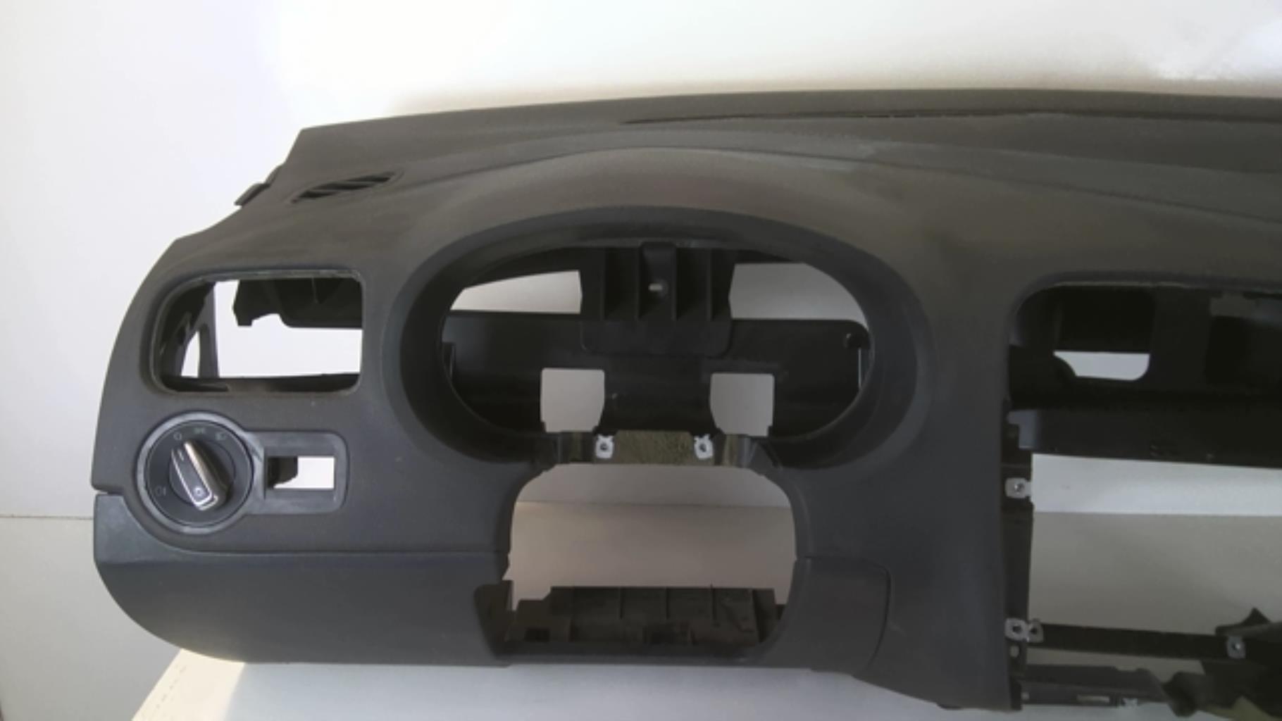 Planche de bord complete VOLKSWAGEN POLO 5 PHASE 1 Diesel - 1