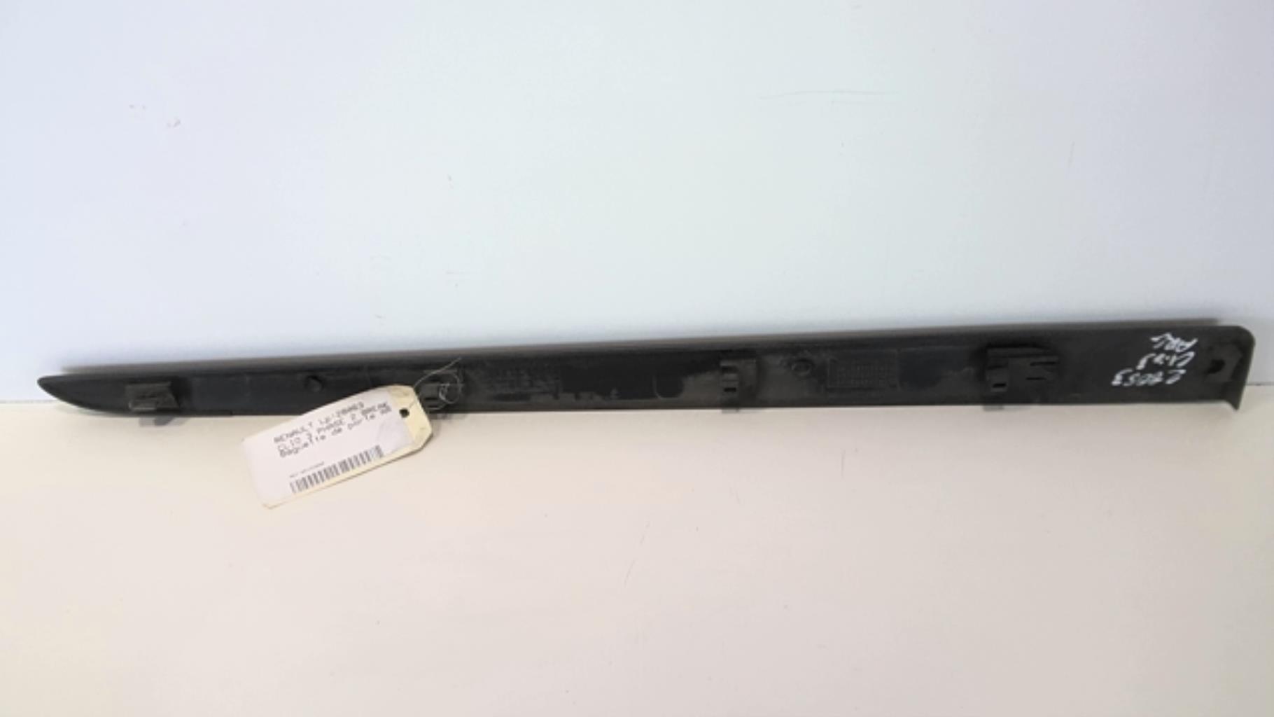 Modanatura portiera posteriore sinistra  RENAULT CLIO 3 PHASE 2 BREAK Diésel - 1