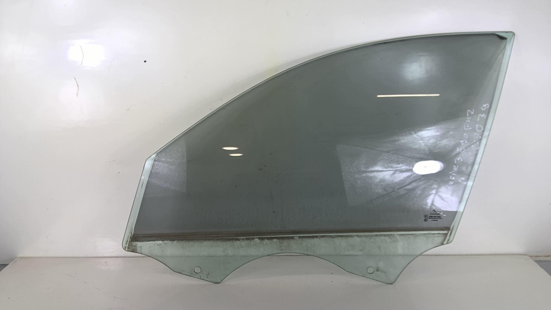 Vitre avant gauche BMW SERIE 3 E90 PHASE 2 Diesel - 1