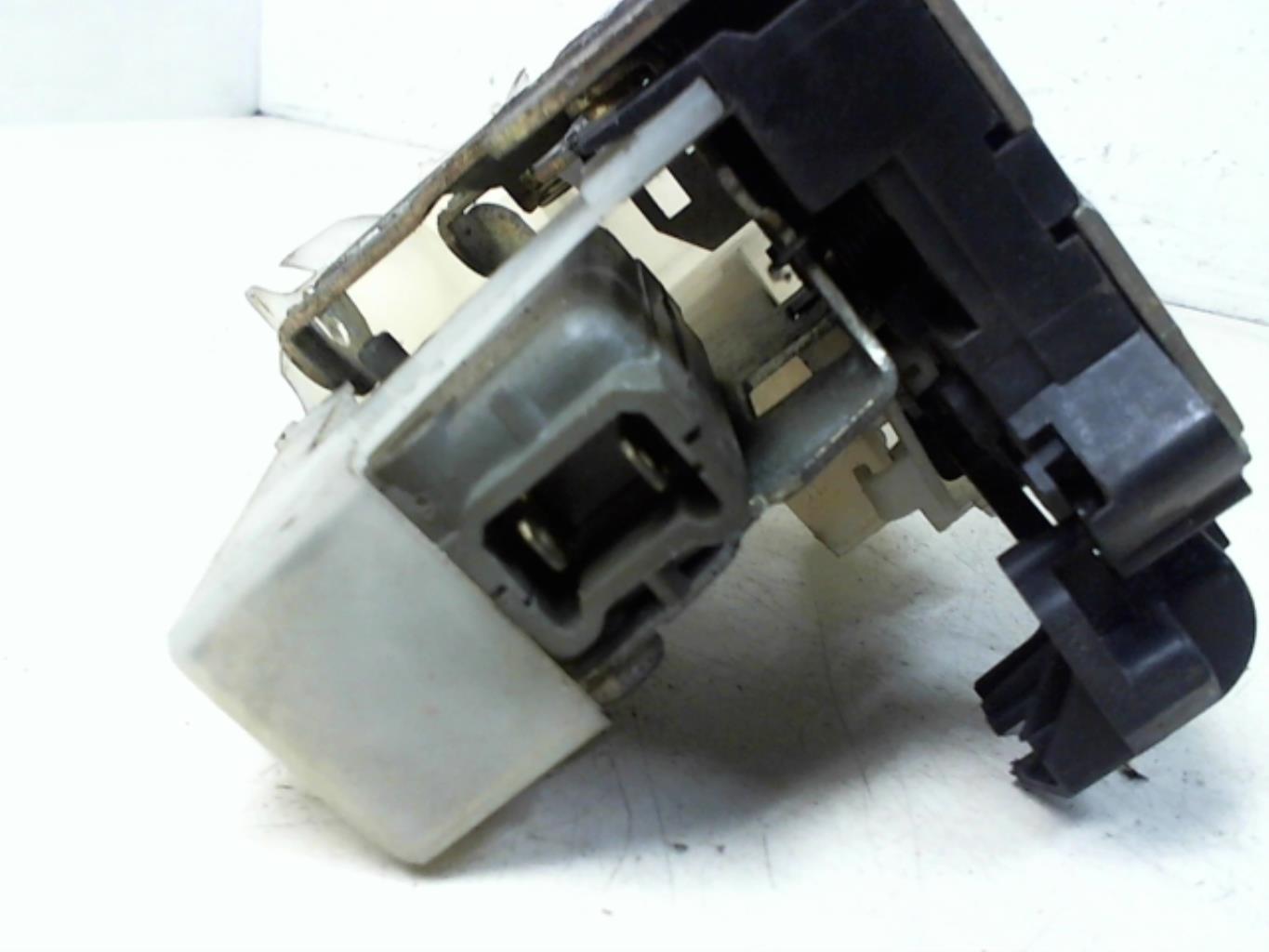 Serrure avant droit RENAULT CLIO 2 PHASE 1 Essence - 1