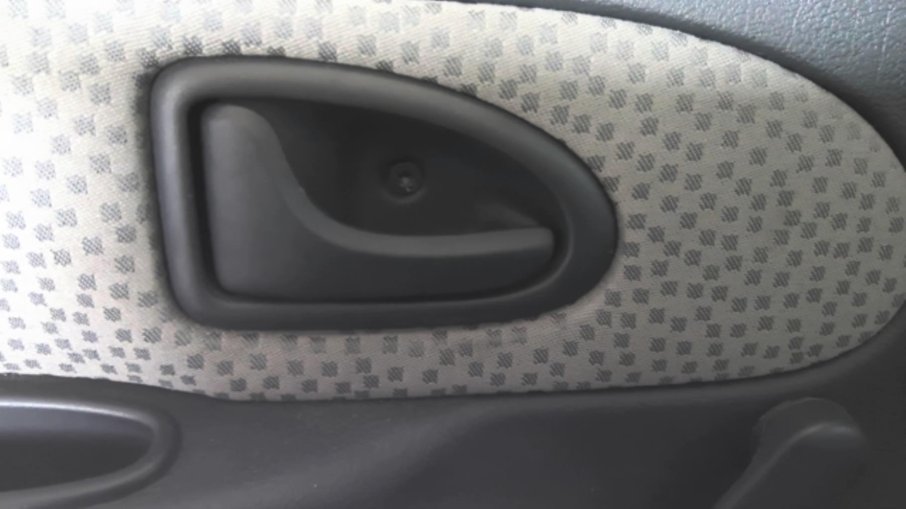 Maniglia interna posteriore destra RENAULT CLIO 2 CAMPUS PHASE 1 Diésel - 1