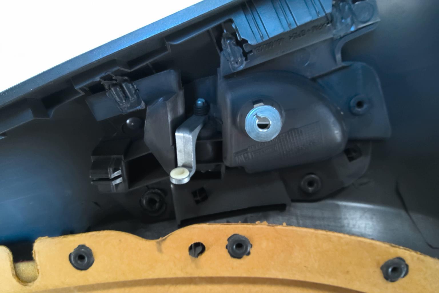 Maniglia interna posteriore destra OPEL CORSA D PHASE 1 Gasolina - 1