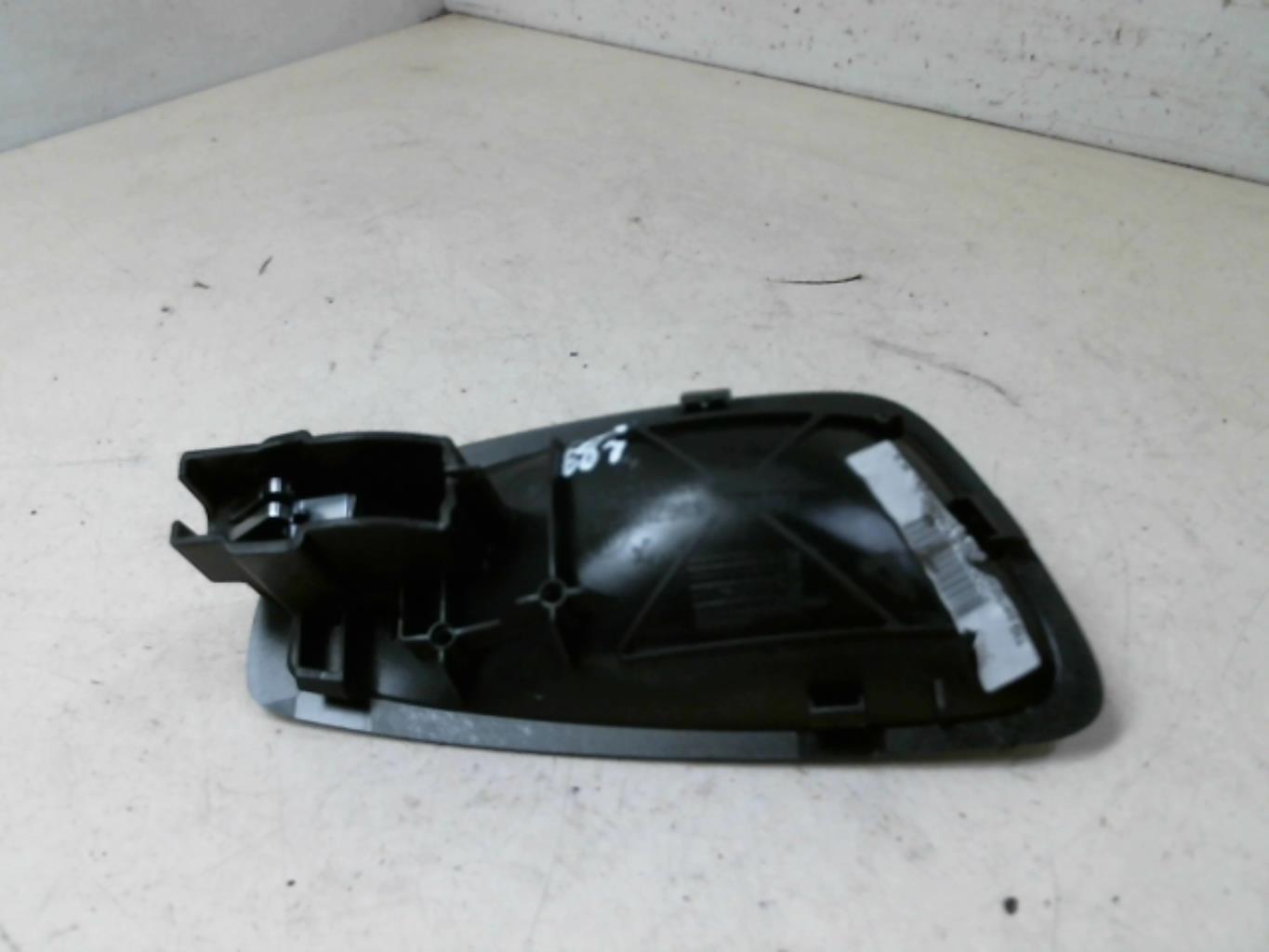 Maniglia interna posteriore sinistra BMW SERIE 1 E87 PHASE 2 Diésel - 1