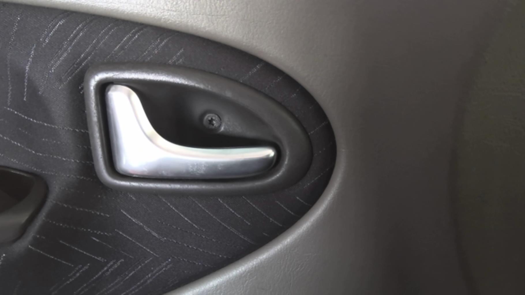 Maniglia interna anteriore sinistra RENAULT SCENIC 1 PHASE 2 Diésel - 1